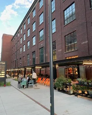 Yellow - Bastion Walowa Ev Center Free Parking In Garage *