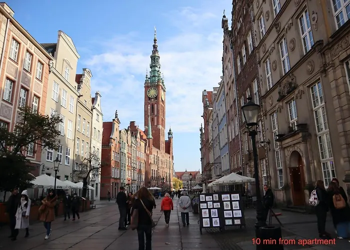 Yellow - Bastion Wałowa Ev Center Free Parking In Garage *