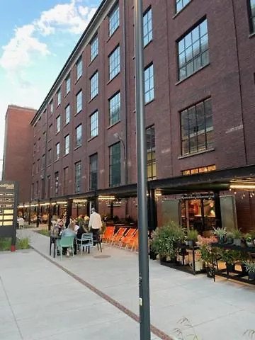 Yellow - Bastion Wałowa Ev Center Free Parking In Garage *