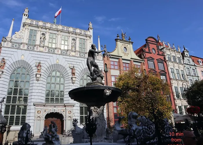 Yellow - Bastion Walowa Ev Center Free Parking In Garage *