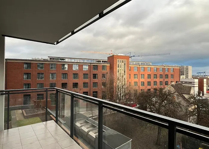 Yellow - Bastion Walowa Ev Center Free Parking In Garage